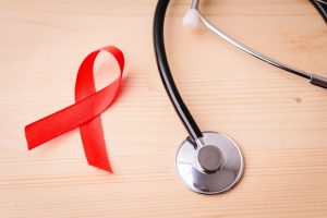 エイズへの理解と支援の象徴のレッドリボンのイメージ像
